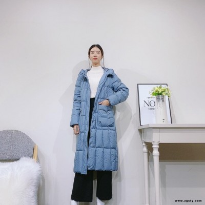 广州折扣女装进货 冬季女装货源 女式羽绒服 中老年大码女装 宝莱品牌女装走份批发